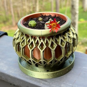 Planter, Indoor, outdoor Bronze/ Red Gold planter pot, 3D printed Planter, Home-Decor planter with drip tray, Perfect gift