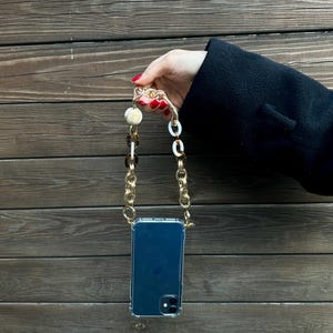 Stylish Beaded Phone Wrist Strap – Handmade Chain Phone Charm with Marbled Acrylic Details – Detachable Universal Short Lanyard