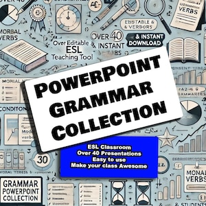 Puede incluir: Un gráfico azul y blanco con el texto "PowerPoint Grammar Collection" en negro. El gráfico presenta una variedad de ilustraciones relacionadas con la gramática inglesa, incluyendo relojes, estrellas y libros. El texto "ESL Classroom Over 40 Presentations Easy to use Make your class Awesome" también está incluido en azul.