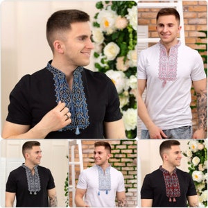 Puede incluir: Cuatro hombres visten camisas de manga corta con diseños bordados. Las camisas son negras, blancas, azules y rojas. El bordado es un patrón tradicional ucraniano.