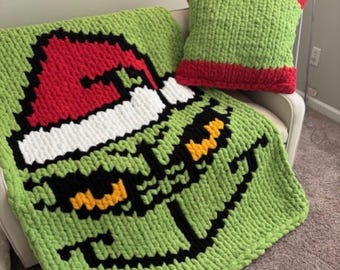 Grinch-themed chunky knit blanket and pillow set / Christmas throw blanket handmade