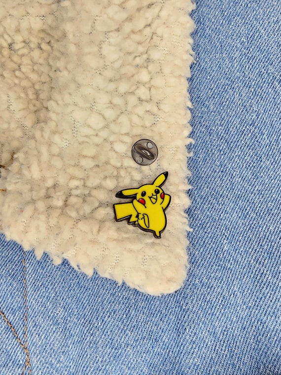 Pikachu Pokémon Enamel Pin/Brooch - image 2
