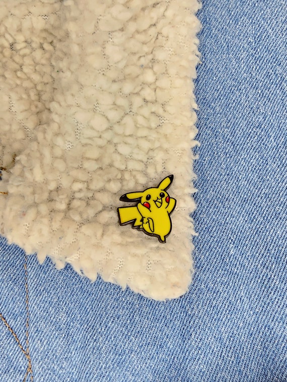 Pikachu Pokémon Enamel Pin/Brooch - image 1