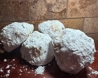 Receta / Receta de galletas de bola de nieve con mantequilla y nueces / Receta de galletas de boda con mantequilla y nueces / Receta de tortas rusas para el té con mantequilla y nueces /