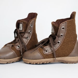 Winter brown wool boots image 1