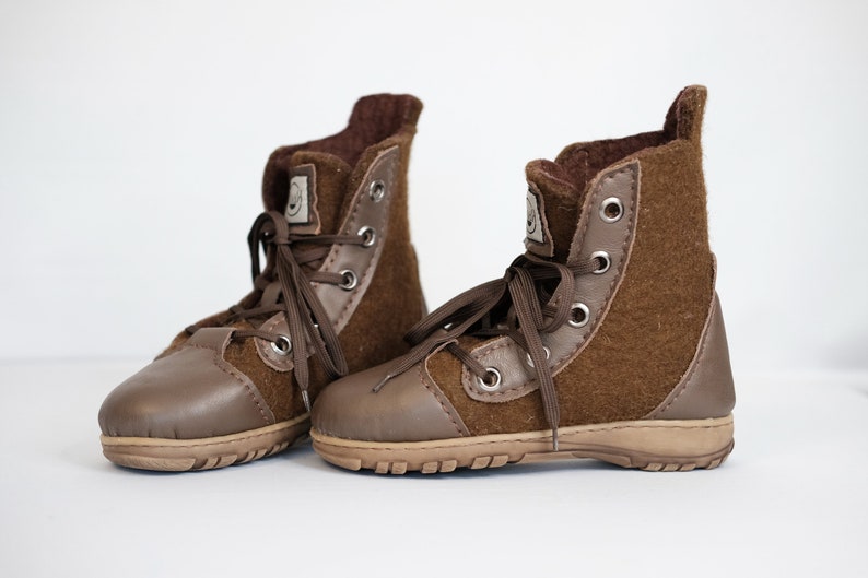 Winter brown wool boots image 1