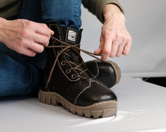 Winter black-dark green wool boots