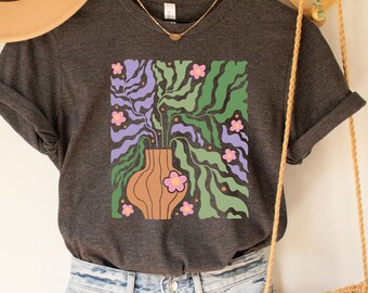 Camisa vintage flores em vaso, camiseta boho de flores silvestres, camisa cottagecore, camiseta botânica, camisa com estampa floral pastel, camiseta para amantes de jardim