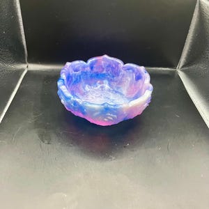 Elegant Resin Trinket Dish: Rose Detail Jewelry Holder