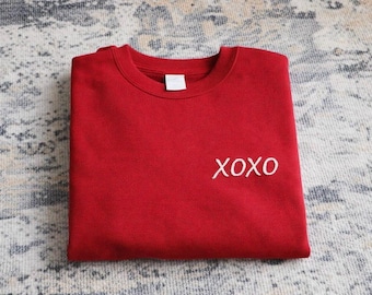 Hand Embroidered XOXO Sweatshirt, Red Crewneck Valentine's Gift, valentine sweatshirt