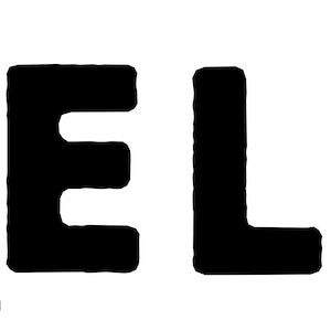 K&ouml;nnte beinhalten: Schwarze Buchstaben "E" und "L" auf wei&szlig;em Hintergrund. Die Buchstaben haben ein strukturiertes, leicht raues Aussehen. In der unteren linken Ecke befindet sich ein kleines rundes Logo mit Text.