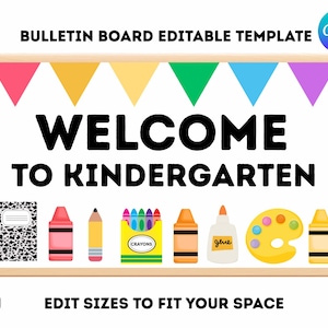 K&ouml;nnte beinhalten: Eine holzgerahmte Pinnwand mit dem Text "WELCOME TO KINDERGARTEN". Die Tafel zeigt bunte Wimpelfahnen und Illustrationen von Schulmaterialien, darunter Buntstifte, Klebstoff und eine Farbpalette. Der Text "EDIT SIZES TO FIT YOUR SPACE" steht unten.