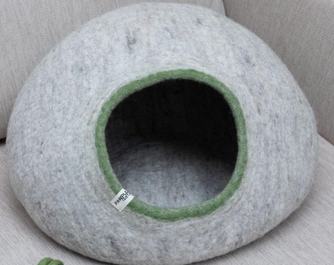 Handmade Wool Felt Cat Cave Bed – Natural Pet Hideaway for Cats & Small Dogs