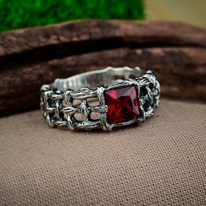 ヴィンテージルビーリング、酸化加工スターリングシルバー、スクエアカット（コンフォートフィットバンド）