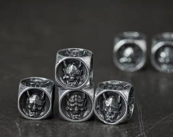 Dadi Oni in argento e zinco intagliati a mano a tema oscuro, da collezione, accessori per giochi da tavolo, decorazioni gotiche uniche, regali per giochi di ruolo da tavolo