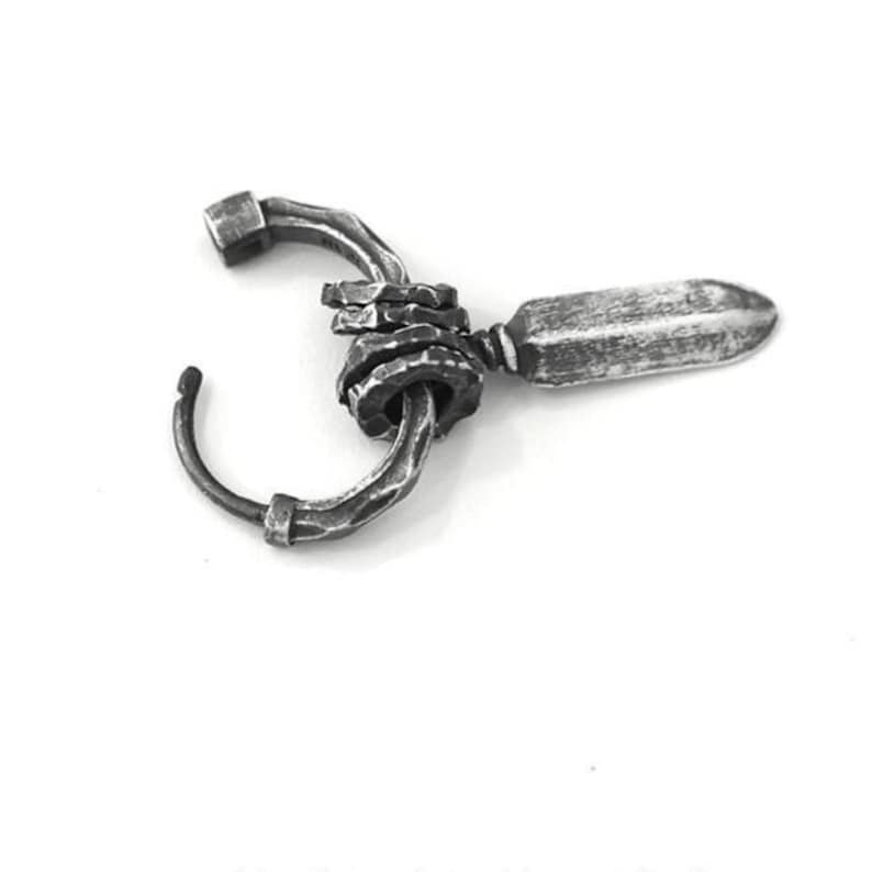 Dunkel oxidierter Spike Hoop Ohrring, S999 Feinsilber Gothic Baumeln für Männer, robuster gehämmerter Punk Schmuck, minimalistisches rustikales ästhetisches Geschenk Bild 12