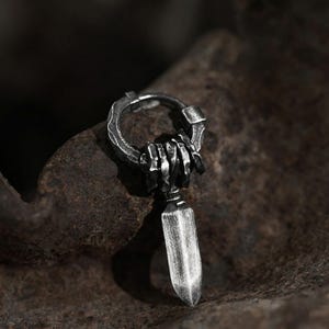 Dunkel oxidierter Spike Hoop Ohrring, S999 Feinsilber Gothic Baumeln für Männer, robuster gehämmerter Punk Schmuck, minimalistisches rustikales ästhetisches Geschenk Single Earring