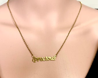 chain woman gold pendant