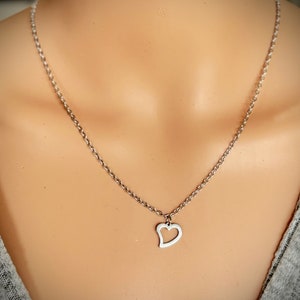 Women's silver chain decorated with a heart image 1