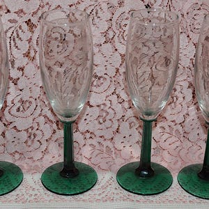 Vintage Set of 4 (Four) Beautiful Teal Green Stem Champagne Flutes - Excellent condition