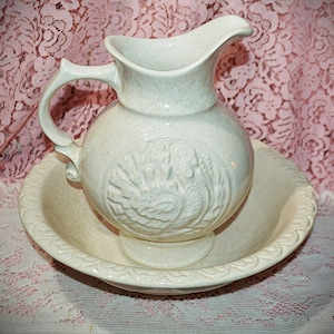 Vintage Antique 1960s McCoy Pottery #7516 Turkey Pitcher & Bowl Basin Ivory Speckled - Excellent Condition - Farmhouse Ranch Decor