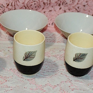 Set of (8) Japanese Dinnerware Set (4) Four Ceramic Rice Bowls and (4) Matching Sake O-Choko Leaf Cups - Excellent Condition Made in Japan