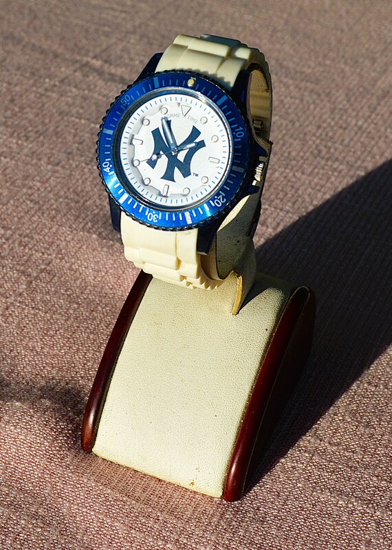 New York Yankees Game Time Watch Adjustable Band Locking Deployment Clasp New Battery Trade Marked Licensed by Major League Baseball Etsy Australia