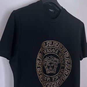 Schwarzes Vintage-T-Shirt von Versace mit goldener Medusa, Größe XL