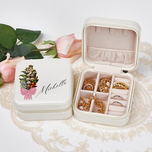 Custom Name Birthflower Bouquet Jewelry Case gift Personalized Travel Jewelry Box  Bridesmaid Wedding Favors Personalised Gift for Mom