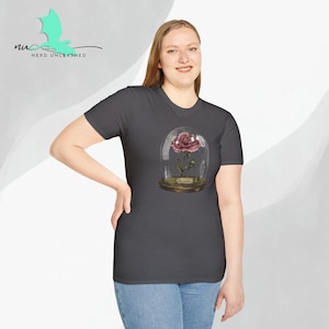 Januari geboortemaand bloemengrafiek mystiek gotisch stilleven unisex softstyle T-shirt