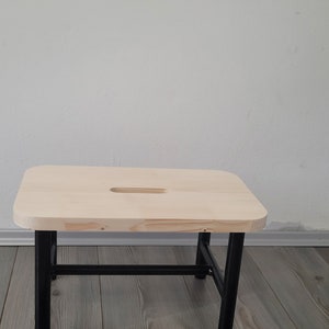 Kleine Bank Metall und Holz Industrie, Kleiner Hocker