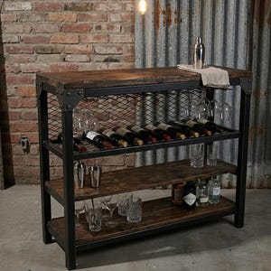 Mobile bar industriale in rovere | Tavolo portabottiglie in rovere massello e acciaio | Consolle bar rustica