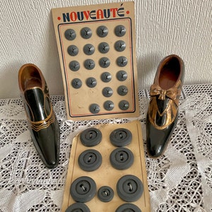 Vintage Haberdashery French Wooden 21 Dark Grey Nouveaute & 9 Heavy Dark Grey Blue   Buttons on Original Card Coats, Craft Cushion Cover
