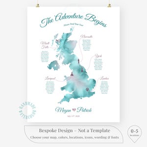 以下が含まれることがあります： ターコイズとピンクの色合いの、ロンドン、ヨーク、リバプールなどの場所が描かれた、英国の水彩地図。「The Adventure Begins」のテキストと名前、「Megan & Patrick」と2028年7月15日の日付が表示されています。