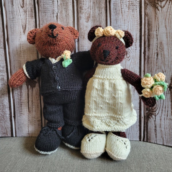 Handknit bride and groom bears, bridal shower gift, wedding gift, flower girl gift, ring bearer gift, stuffed bear toy, handknit teddy bears