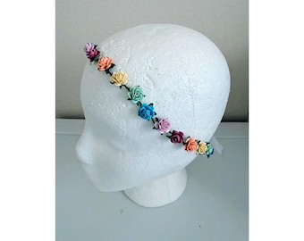 Pequeña corona de flores arcoíris pastel, corona floral arcoíris pastel, diadema floral arcoíris pastel, diadema de flores arcoíris pastel