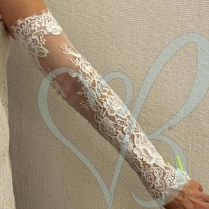 Manches de mariée chantilly ivoire, couvre-bras de mariage en dentelle florale, brassards longs élégants pour la mariée