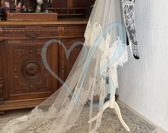 Mantilla Veil and matching chantilly lace sleeves, Bridal veil with blusher and wedding sleeves from the same lace, Cathedral veil & sleeves