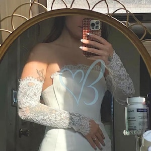 Wedding Lace Sleeves, Ivory Fingerless Gloves, Lace Wedding Sleeves, Personalized Wedding Sleeves, Chantilly Lace Sleeves, Bridal sleeves