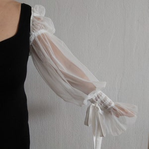 Puff Wedding Long Tulle Sleeves, Custom Bride Sleeves, Tulle Fingerless Sleeves, Detachable wedding Sleeves , Long Wedding Fingerless Gloves