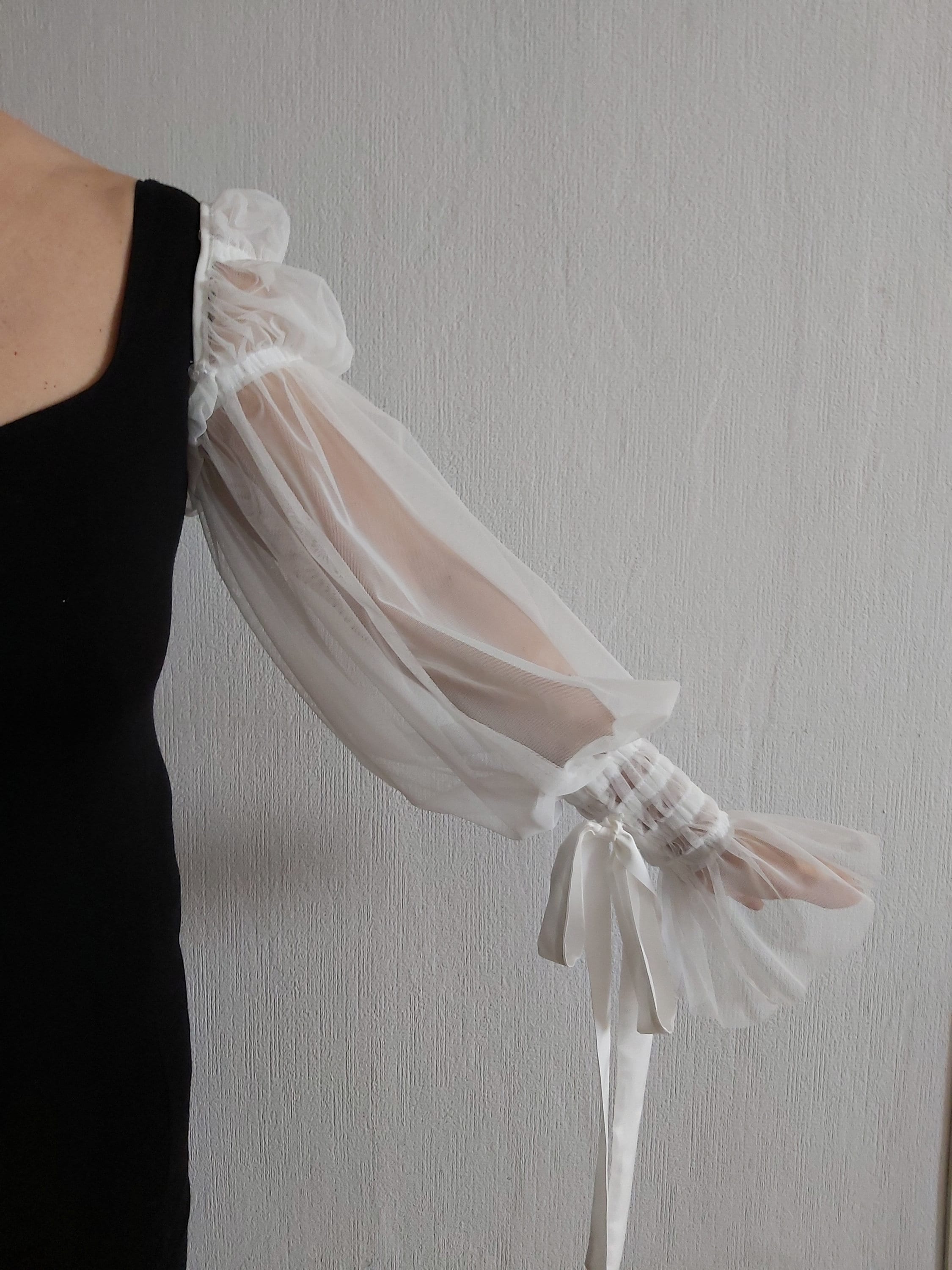 Puff Wedding Long Tulle Sleeves, Custom Bride Sleeves, Tulle Fingerless Sleeves, Detachable wedding Sleeves , Long Wedding Fingerless Gloves