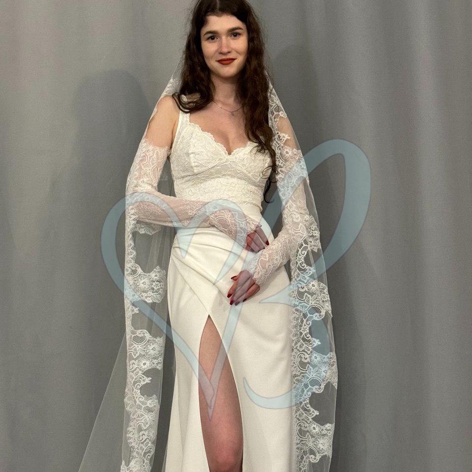 Lace Cathedral Mantilla Veil and Chantilly Lace Wedding Sleeves, Bridal veils & gloves