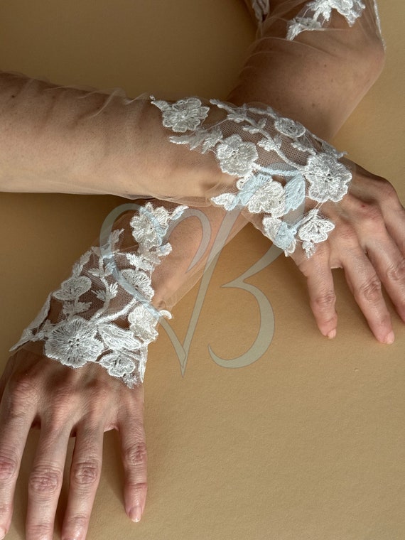 Lace Wedding Arm Sleeves, Bridal Gloves Fingerless:Ivory & White Custom Tulle Sleeves