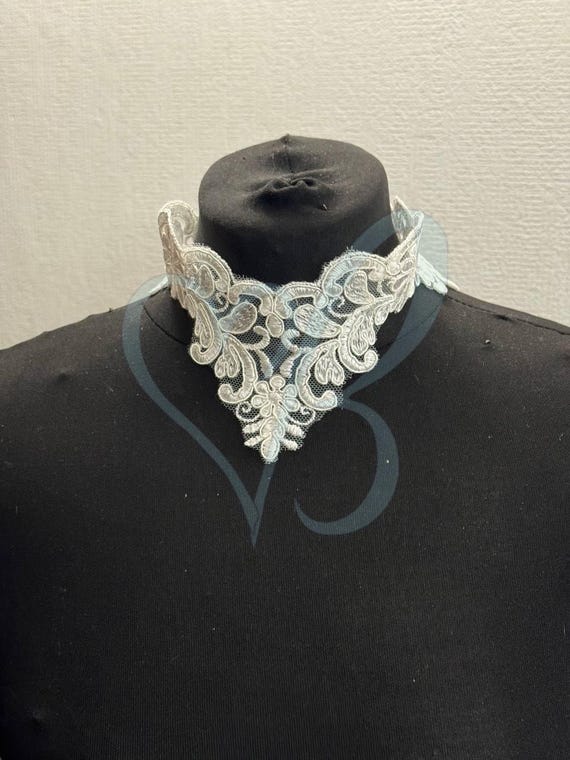 Ivory Lace Wedding Choker, Bridal Neck Accessory, Elegant Lace Collar