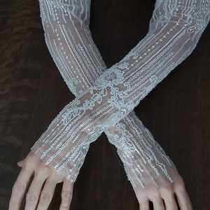 Long embroidered lace wedding sleeves, Personalized fingerless wedding gloves, lace wedding gloves,  wedding sleeves, shiny bridal sleeves