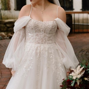 Maniche lunghe senza dita da sposa, guanti senza dita, maniche da sposa a sbuffo, maniche da sposa ricamate personalizzate, maniche per abito da sposa immagine 5