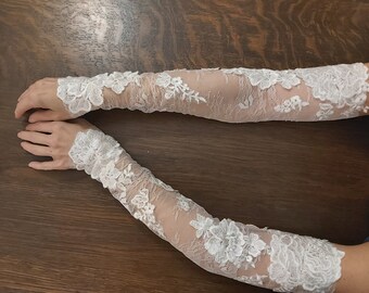 Custom Lace Wedding Sleeves, French Chantilly Lace Sleeves, Long Fingerless Gloves, Fingerless Sleeves, Bridal gloves, lace bridal sleeves