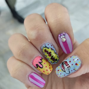 Press on nails