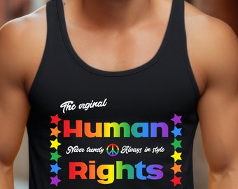 Puede incluir: Un tanque negro con un diseño de arcoíris que dice "The original Human Rights" con un signo de paz y el texto "Never trendy Always in style".