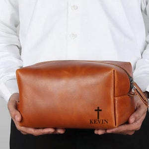 Leather Toiletry Bag, Personalized Dopp Kit, Anniversary Gift for Him, Men&#39;s Travel Bag, Groomsmen Gifts,Gift for Husband,Groomsmen Proposal